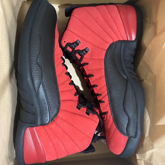 Jordan 12 "Reverse Flu Games" - Picture 5 of 5
